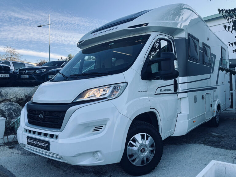 ADRIA MATRIX 2.2L 140CH 670 DL + 1ERE MAIN + ENTRETIEN CONSTRUCTEUR + SUSPENSION PNEUMATIQUE + SOUTE XXL + GARANTIE 12 MOIS