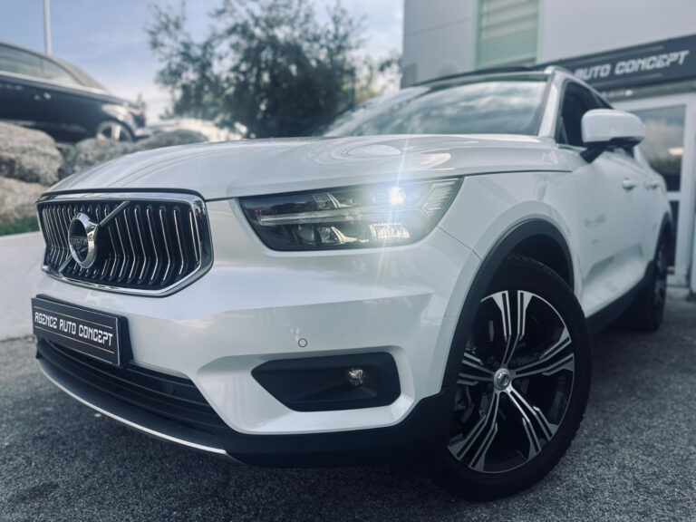 Volvo XC40 B4 2.0 197CH INSCRIPTION LUXE + TOIT OUVRANT + CAMERA 360° + SIEGES ELECTRIQUES/CHAUFFANTS + VOLANT CHAUFFANT + ENTRETIEN CONSTRUCTEUR + GARANTIE 12 MOIS