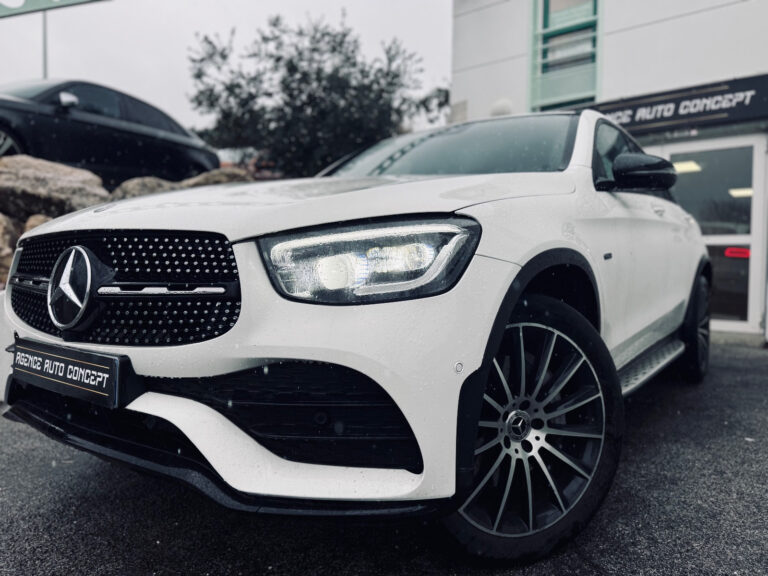 Mercedes GLC 300 de 2.0L 194+122CH 4Matic AMG LINE + ENTRETIEN CONSTRUCTEUR + 2EME MAIN + TOIT OUVRANT + BURMESTER + SIEGES ELECTRIQUES + GARANTIE 12 MOIS