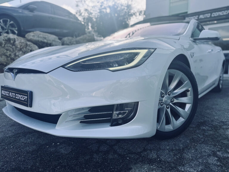 TESLA Model S 320CH BASE + 2EME MAIN + TOIT OUVRANT/PANO + CAMERA DE RECUL + GARANTIE 12 MOIS