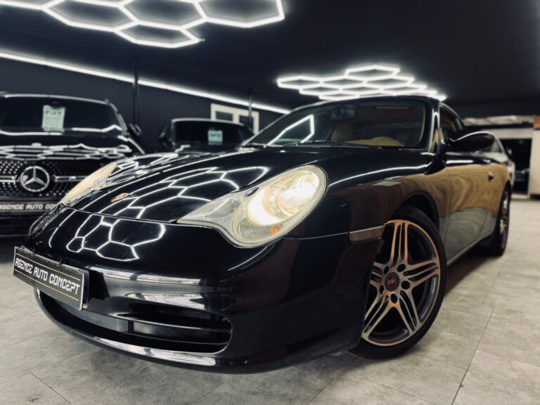 Porsche 911 Carrera 4 Coupe TYPE 996 3.6 320 CH BVM6 XENON + CARPLAY + TOIT OUVRANT + JA18 + GARANTIE 12 MOIS