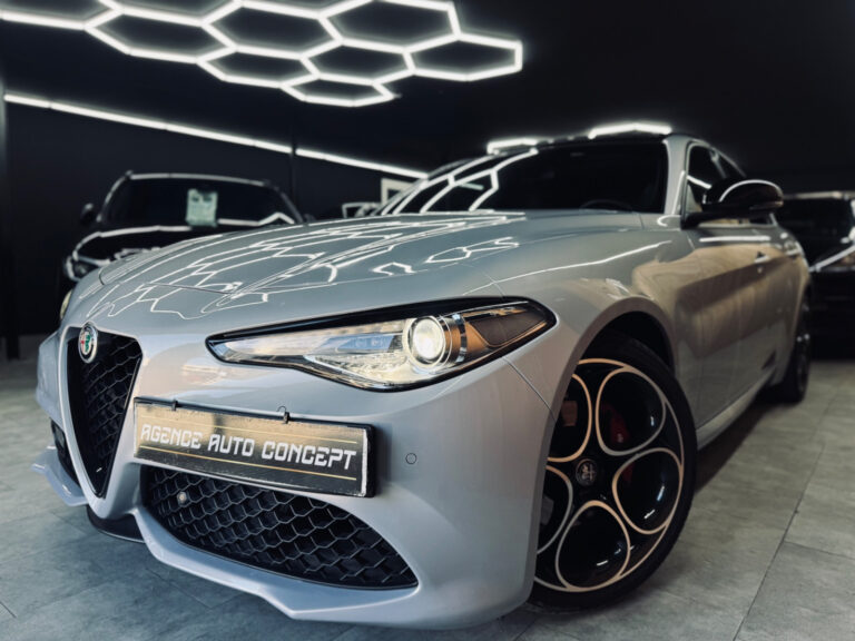Alfa Romeo GIULIA 2.0 TB 200 CH AT8 Sprint GPS + CARPLAY + CAMERA + TOIT OUVRANT + KEYLESS + JA19 + SON FOCAL + GARANTIE 12 MOIS