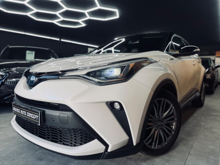 Toyota C-HR Hybrid 1.8 122 CH CVT Distinctive + FULL LED + CARPLAY + CAMERA + SIEGES CHAUFFANTS + GARANTIE TOYOTA 12 MOIS