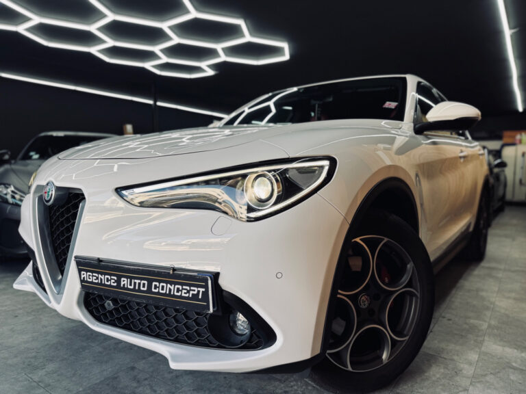 Alfa Romeo STELVIO Q4 2.2 JTD 210 CH BVA8 Super DISTRI OK + XENON + GPS + CARPLAY + CAMERA + JA19 + GARANTIE 12 MOIS