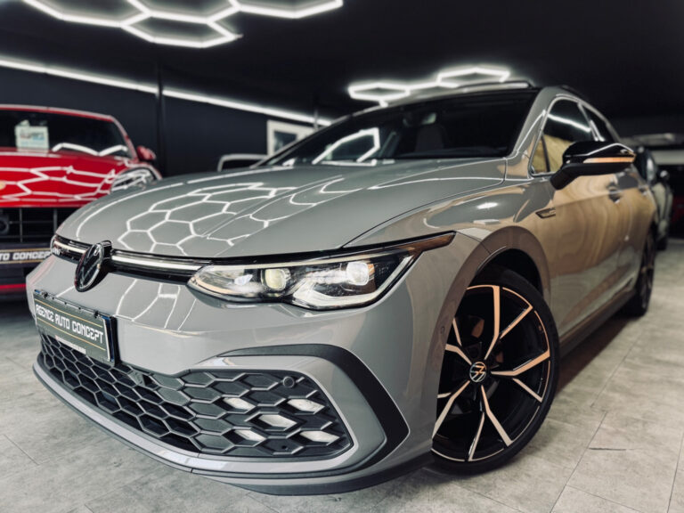 Volkswagen Golf 8 GTD 2.0 TDI 200 CH DSG7 + IQ LIGHT + CARPLAY + CAMERA + ATH + HARMAN KARDON + TOIT OUVRANT + GARANTIE 12 MOIS 