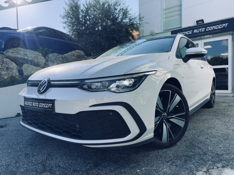  Volkswagen Golf 1.4L 245CH GTE + SIEGES ELECTRIQUES/CHAUFFANTS/VENTILEES + CAMERA DE RECUL + CARPLAY SANS FIL + GARANTIE 12 MOIS